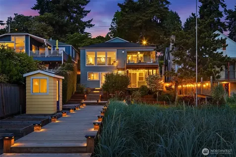 8917 Fauntleroy Way SW Seattle WA 98136