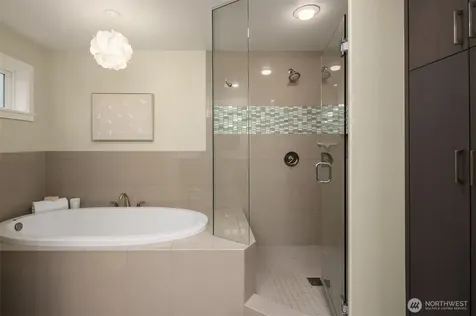 8917 Fauntleroy Way SW Seattle WA 98136