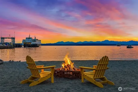 8917 Fauntleroy Way SW Seattle WA 98136