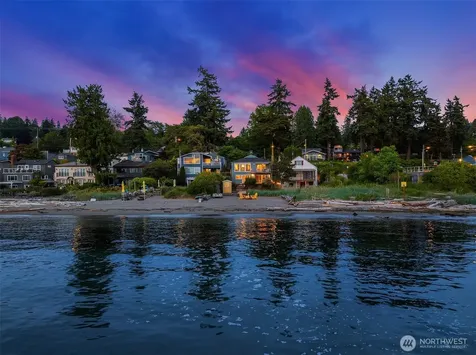 8917 Fauntleroy Way SW Seattle WA 98136