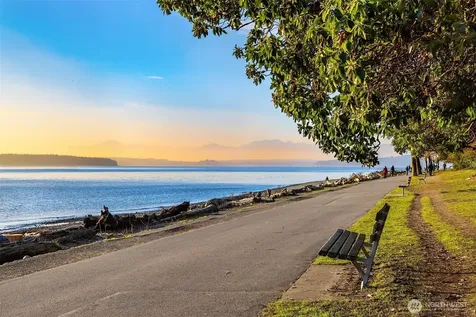 8917 Fauntleroy Way SW Seattle WA 98136