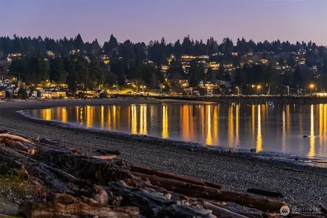 8917 Fauntleroy Way SW Seattle WA 98136