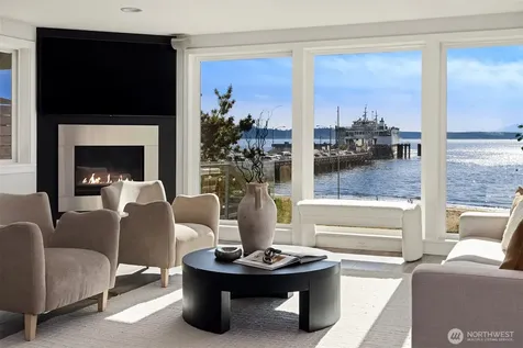 8917 Fauntleroy Way SW Seattle WA 98136