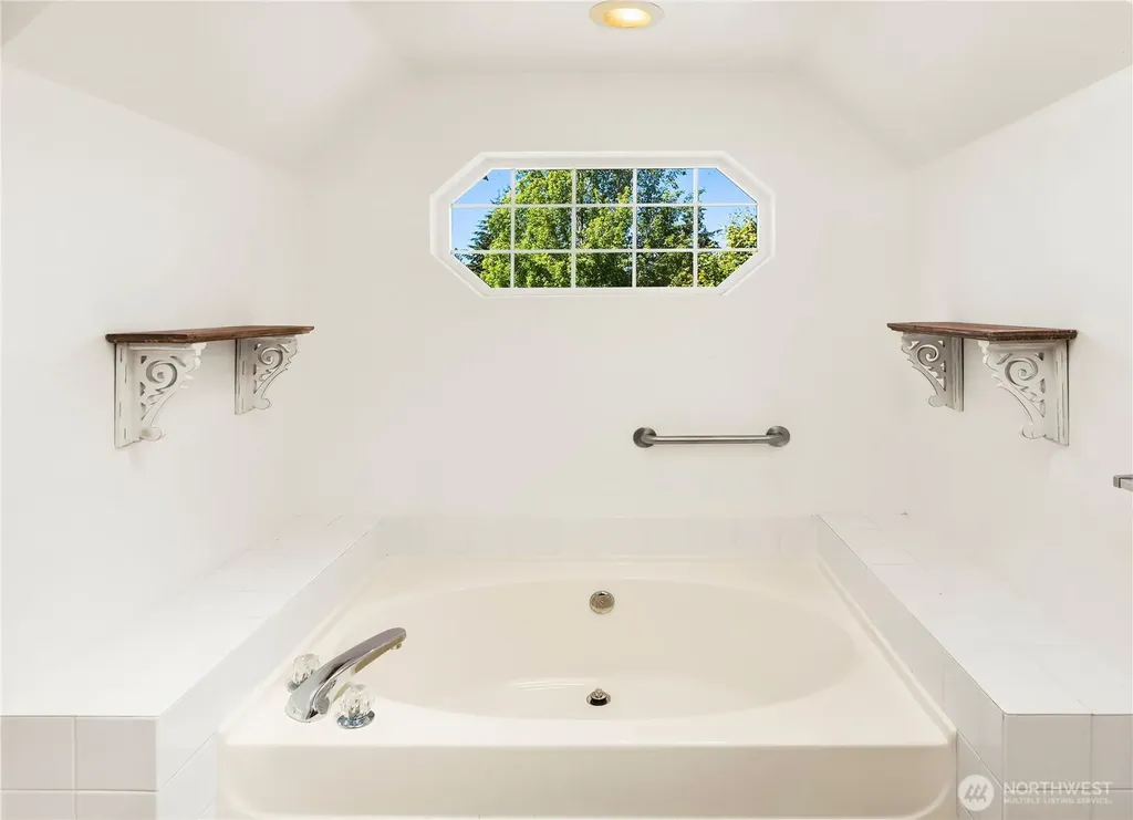5010 Highland Drive SE Auburn WA 98092