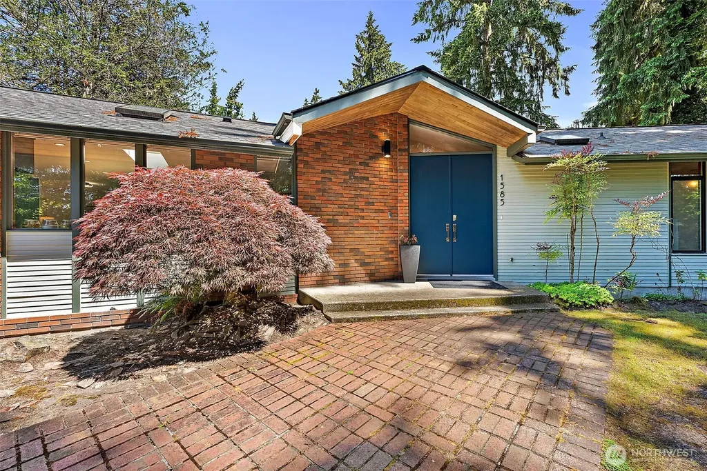 1585 Weathervane Drive Tacoma WA 98466
