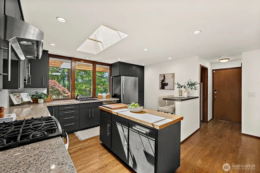 1585 Weathervane Drive Tacoma WA 98466