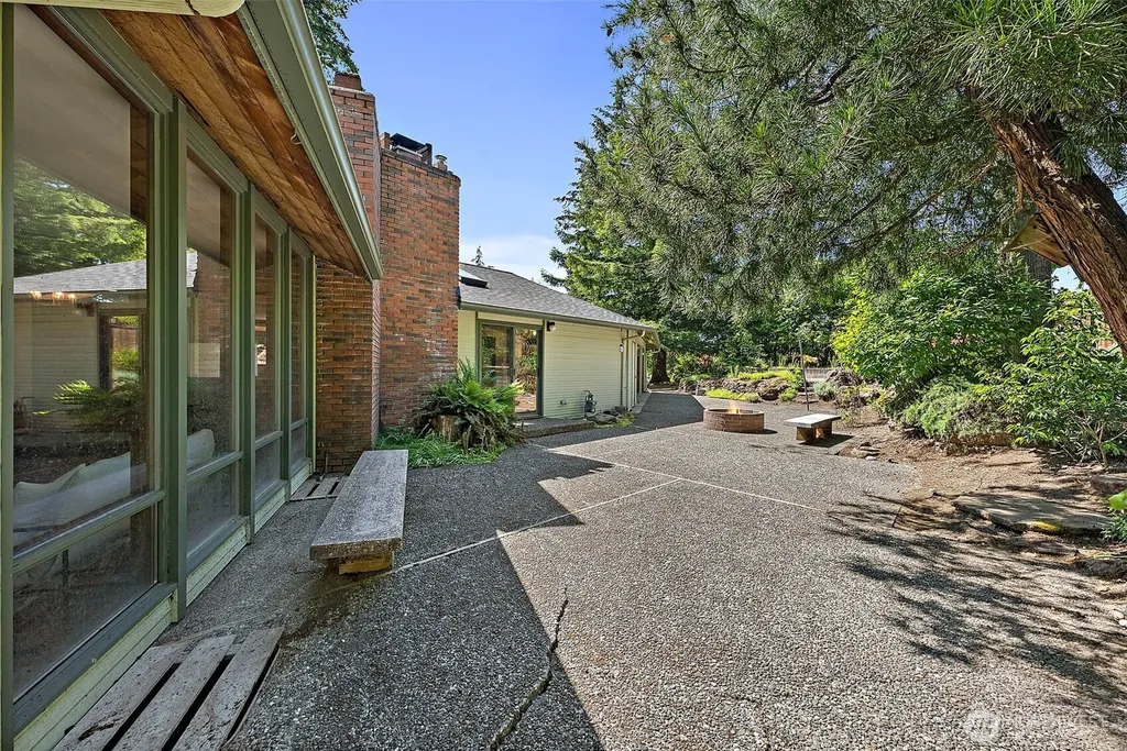 1585 Weathervane Drive Tacoma WA 98466