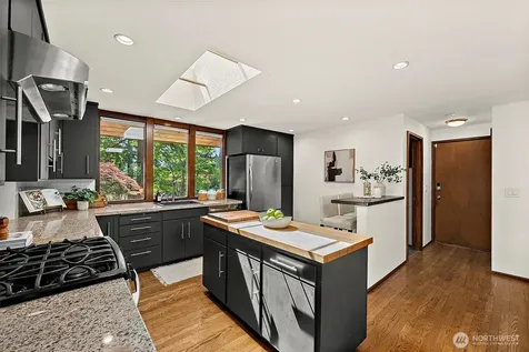 1585 Weathervane Drive Tacoma WA 98466