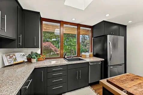 1585 Weathervane Drive Tacoma WA 98466