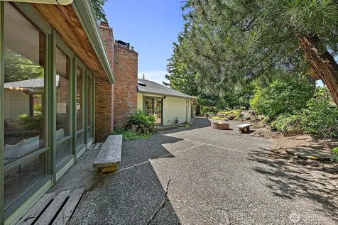1585 Weathervane Drive Tacoma WA 98466