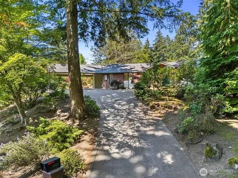 1585 Weathervane Drive Tacoma WA 98466
