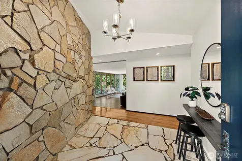 1585 Weathervane Drive Tacoma WA 98466