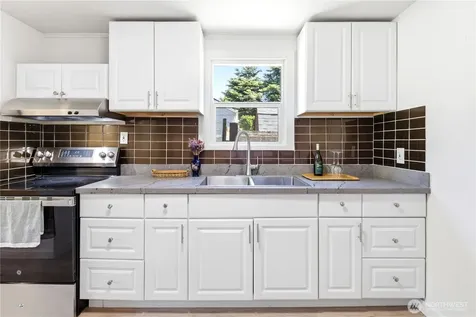 3121 SE 6th Street Renton WA 98058