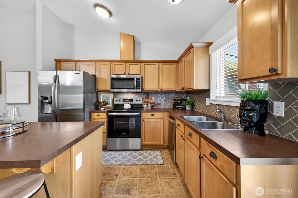 6434 Park Street E Fife WA 98424