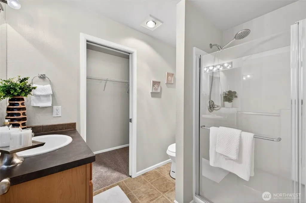 6434 Park Street E Fife WA 98424