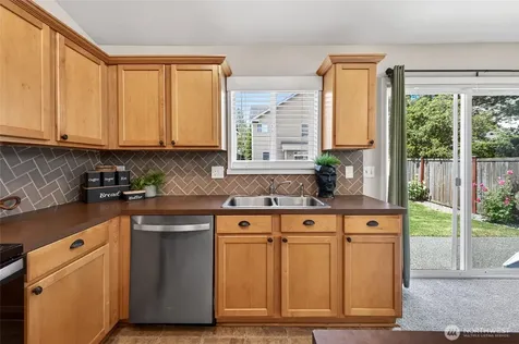 6434 Park Street E Fife WA 98424