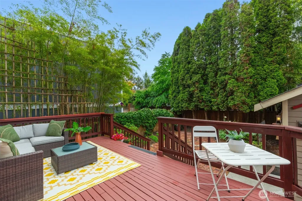 525 27th Avenue Seattle WA 98122
