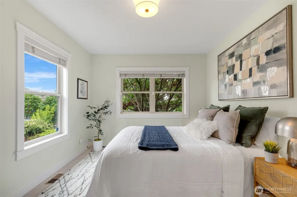 525 27th Avenue Seattle WA 98122