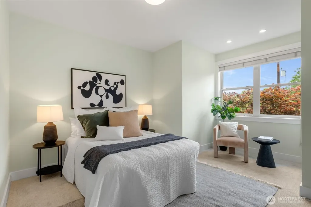 525 27th Avenue Seattle WA 98122