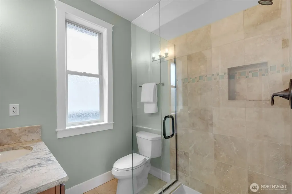 525 27th Avenue Seattle WA 98122