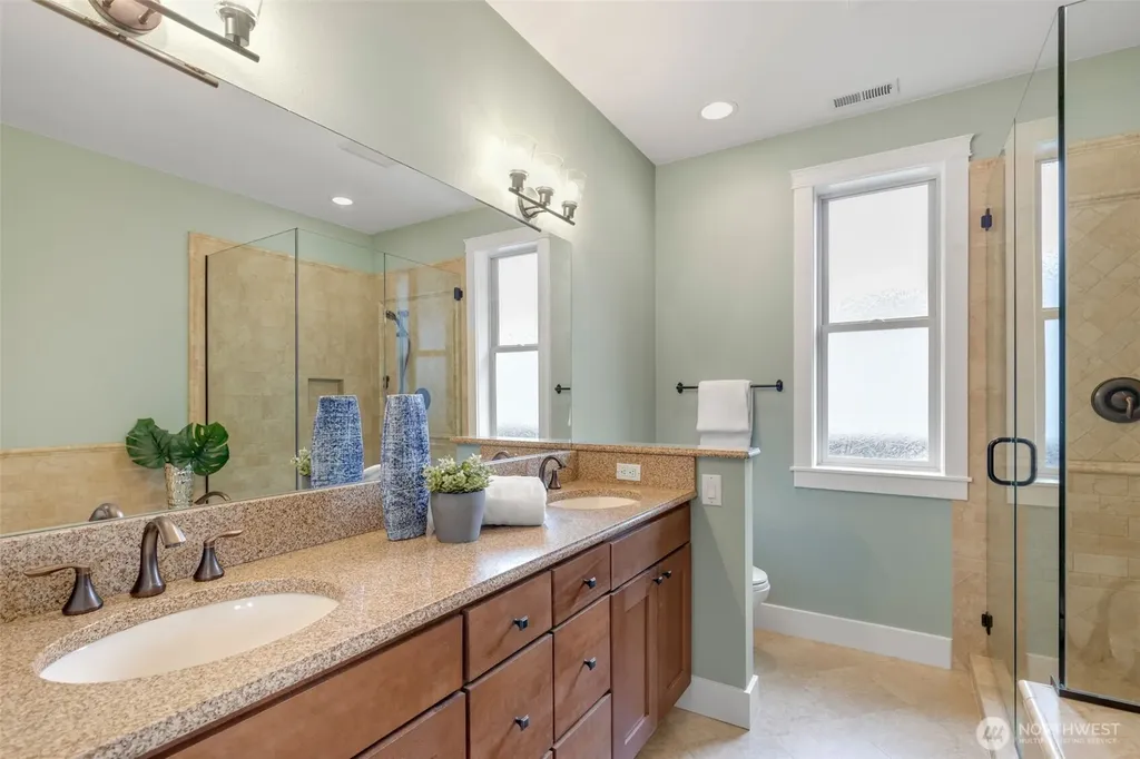 525 27th Avenue Seattle WA 98122