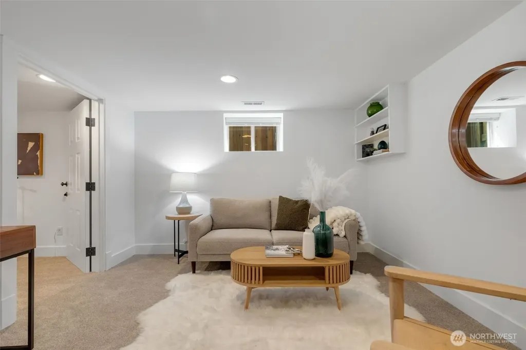 525 27th Avenue Seattle WA 98122
