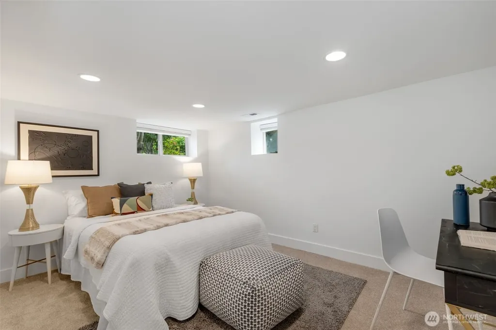 525 27th Avenue Seattle WA 98122