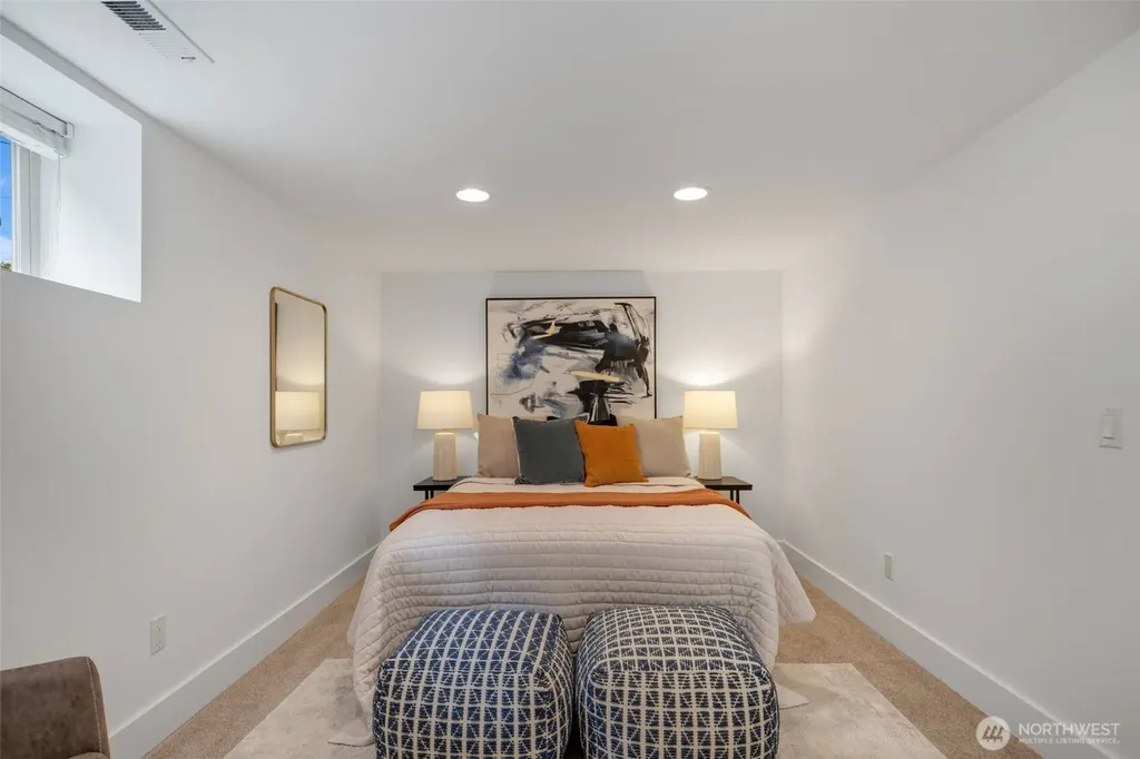 525 27th Avenue Seattle WA 98122