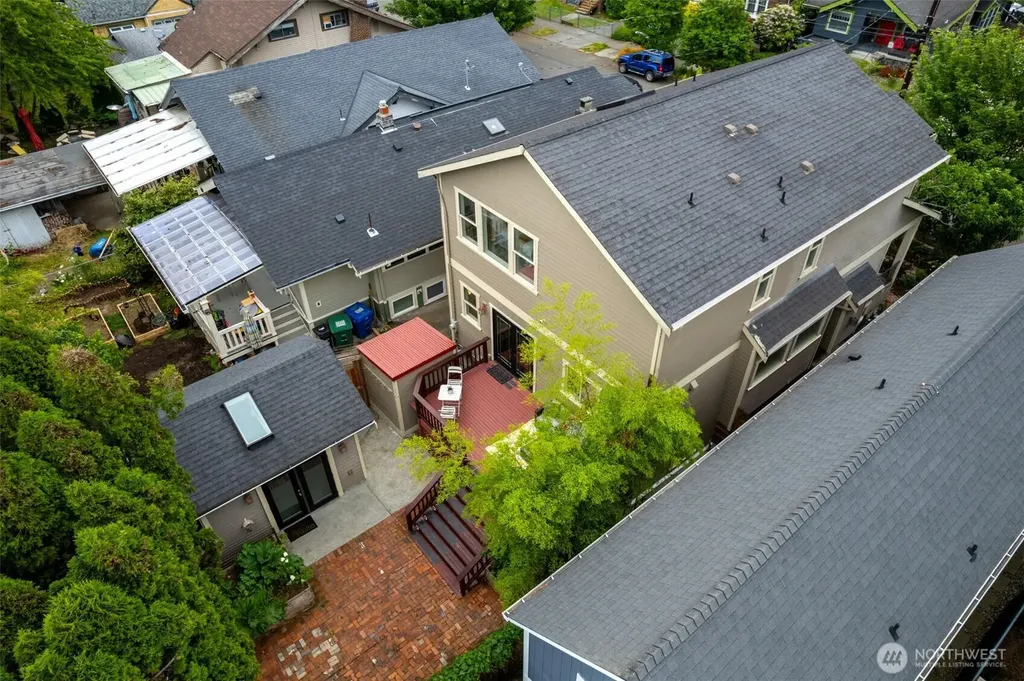 525 27th Avenue Seattle WA 98122