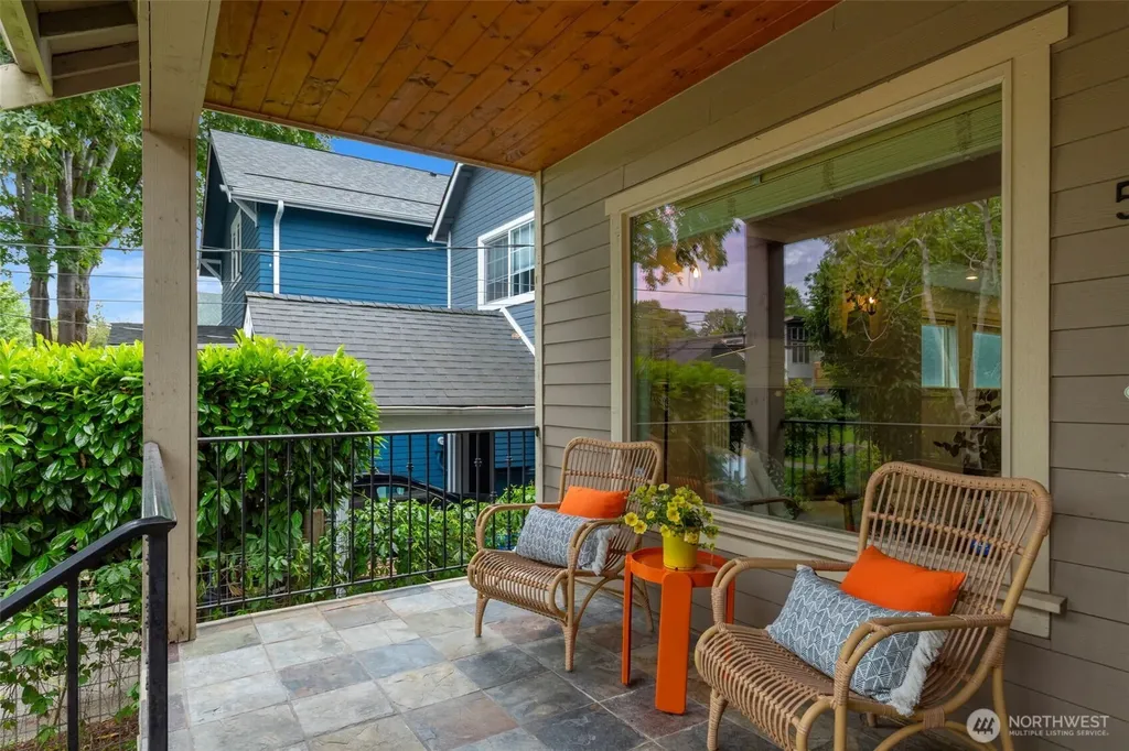 525 27th Avenue Seattle WA 98122