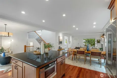 525 27th Avenue Seattle WA 98122