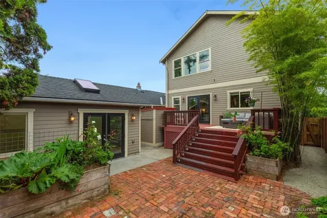 525 27th Avenue Seattle WA 98122
