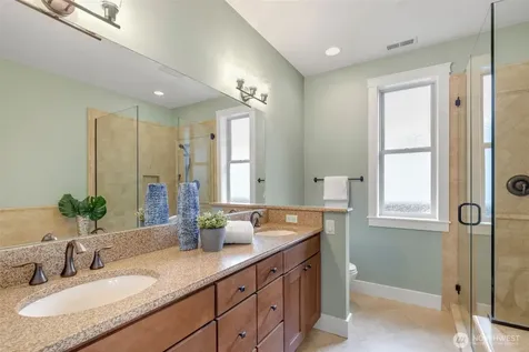 525 27th Avenue Seattle WA 98122