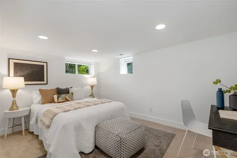 525 27th Avenue Seattle WA 98122