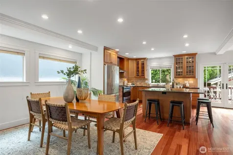 525 27th Avenue Seattle WA 98122
