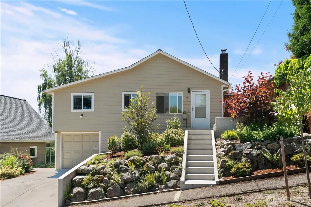 1227 S Henderson Street Seattle WA 98108
