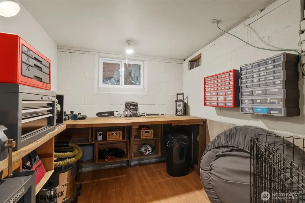 1227 S Henderson Street Seattle WA 98108