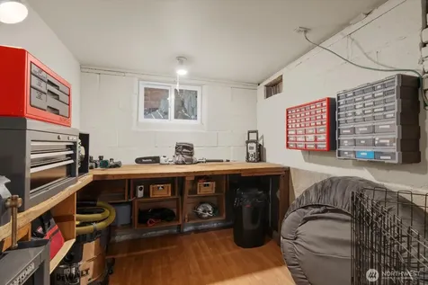 1227 S Henderson Street Seattle WA 98108