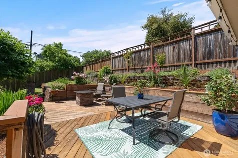 1227 S Henderson Street Seattle WA 98108