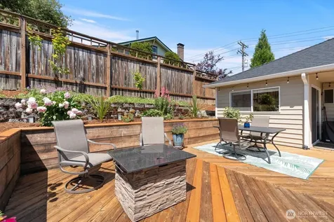1227 S Henderson Street Seattle WA 98108