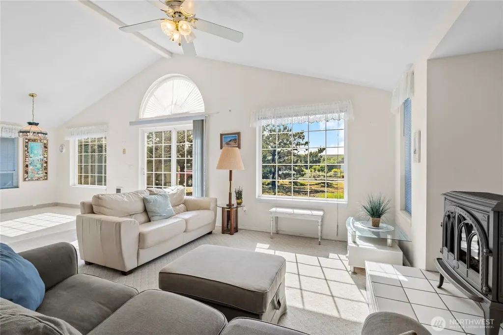 33406 H Place Ocean Park WA 98640