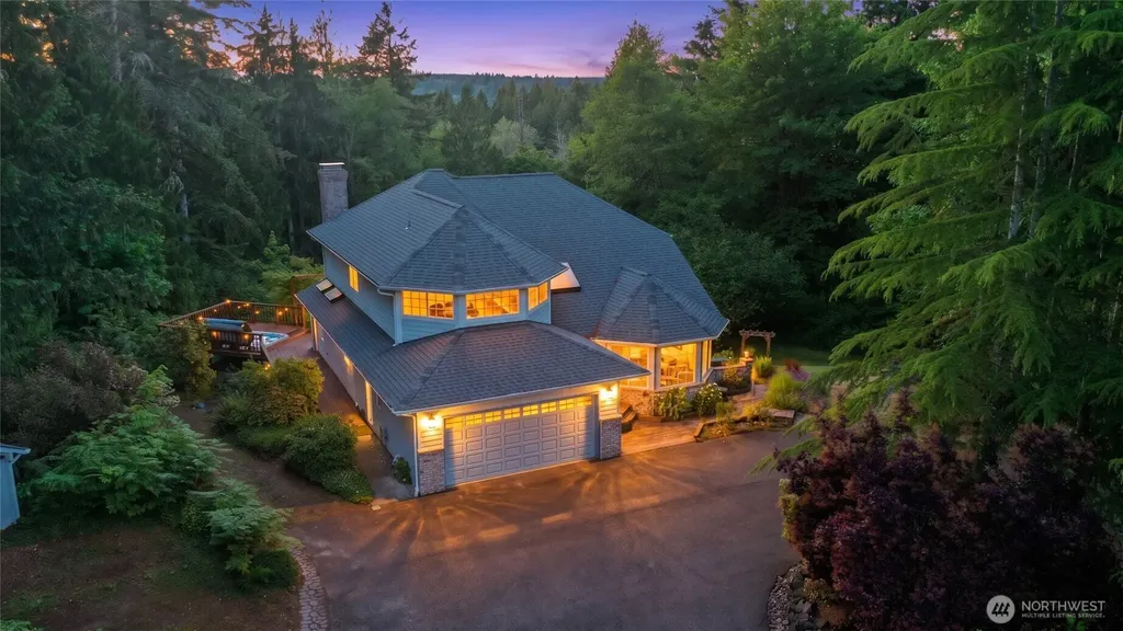 8327 Mason Way NW Olympia WA 98502