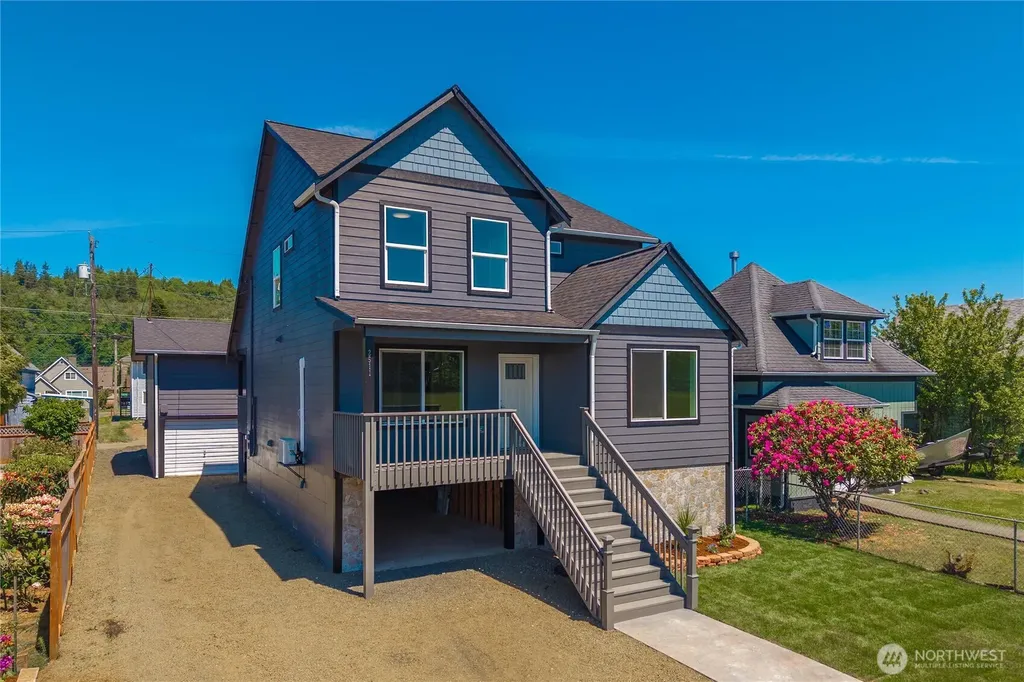 2511 Bay Avenue Hoquiam WA 98550