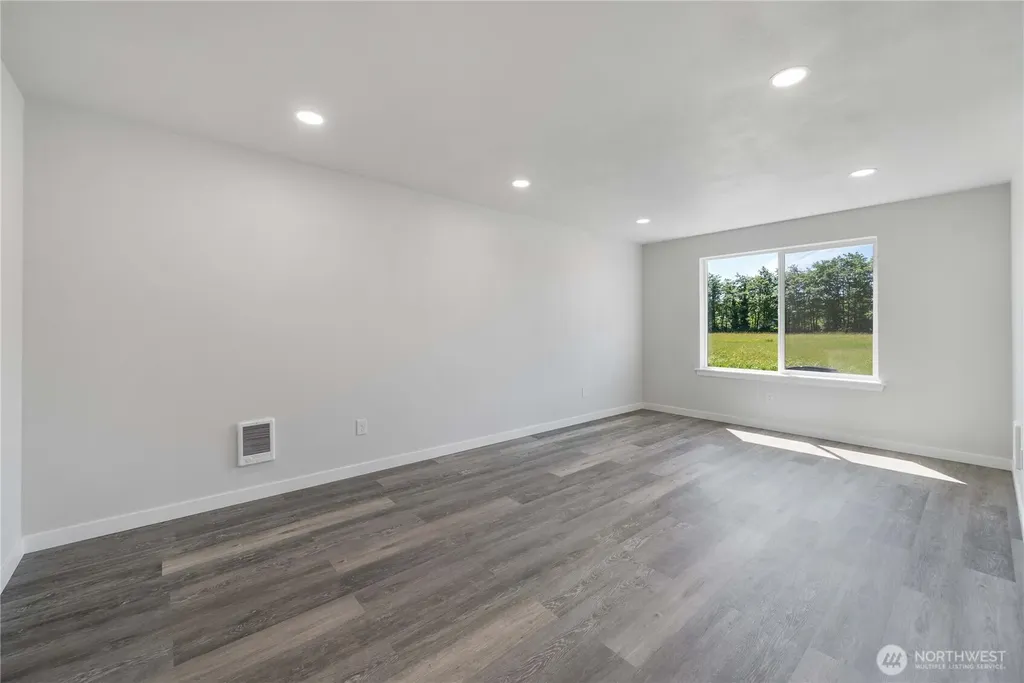 2511 Bay Avenue Hoquiam WA 98550