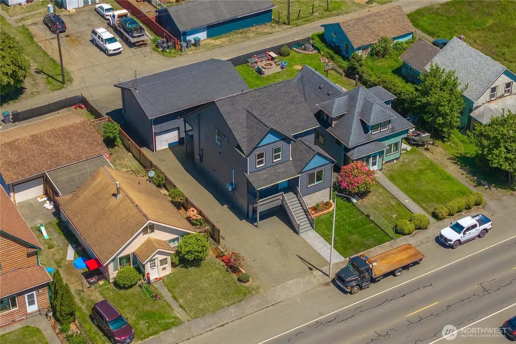 2511 Bay Avenue Hoquiam WA 98550