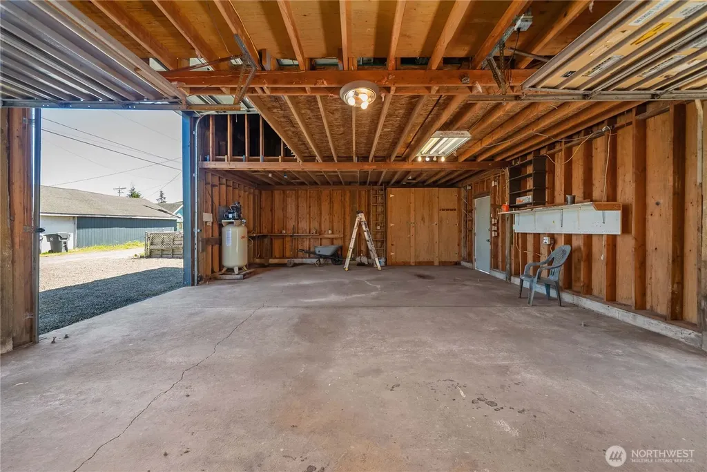 2511 Bay Avenue Hoquiam WA 98550