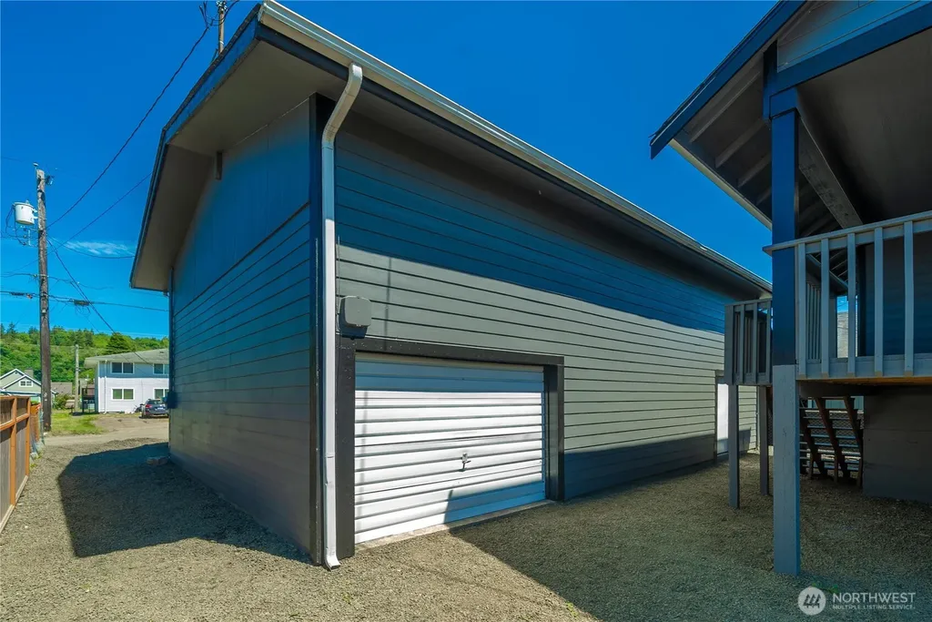 2511 Bay Avenue Hoquiam WA 98550