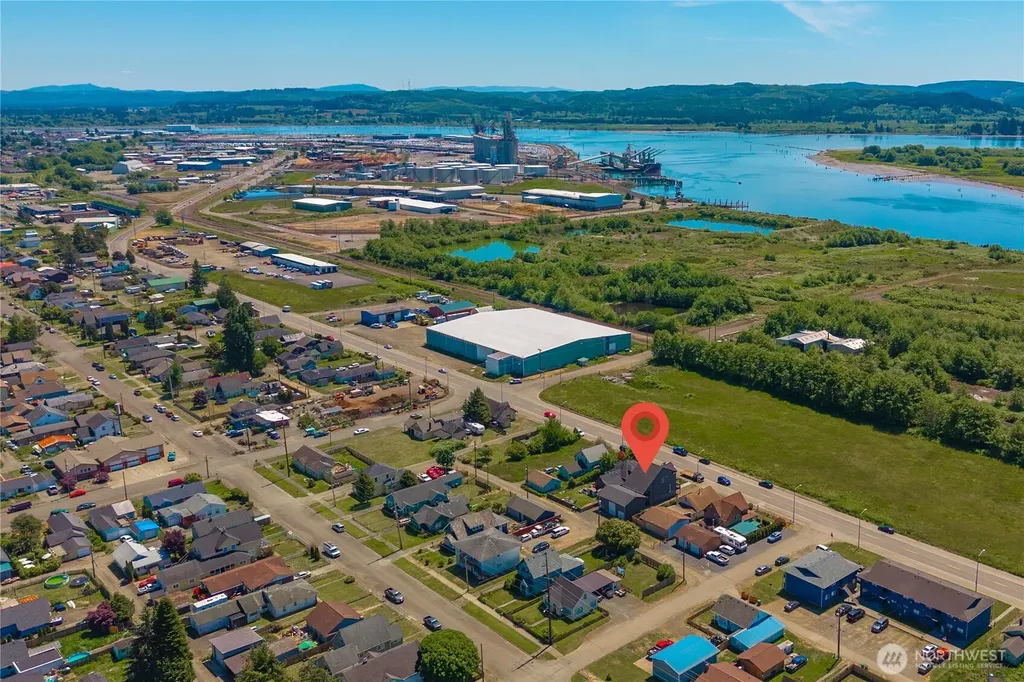 2511 Bay Avenue Hoquiam WA 98550