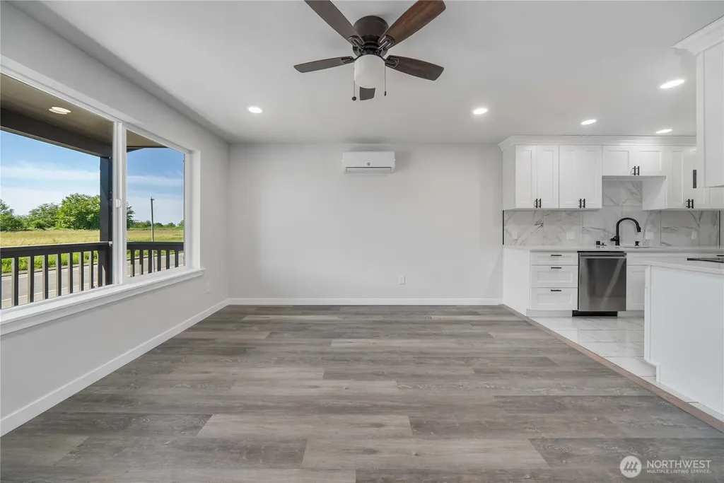 2511 Bay Avenue Hoquiam WA 98550