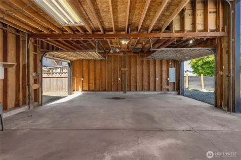2511 Bay Avenue Hoquiam WA 98550